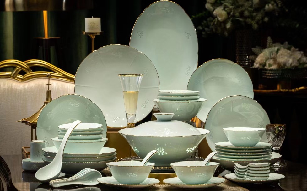Celadon Linglong 58-piece Dinnerware Set