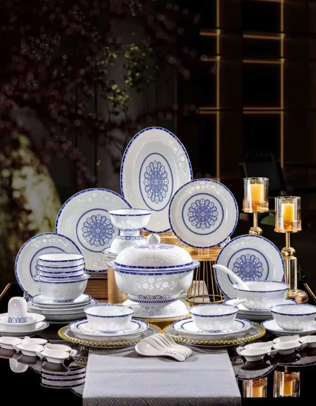 58头青花玲珑餐具-缤纷菱花