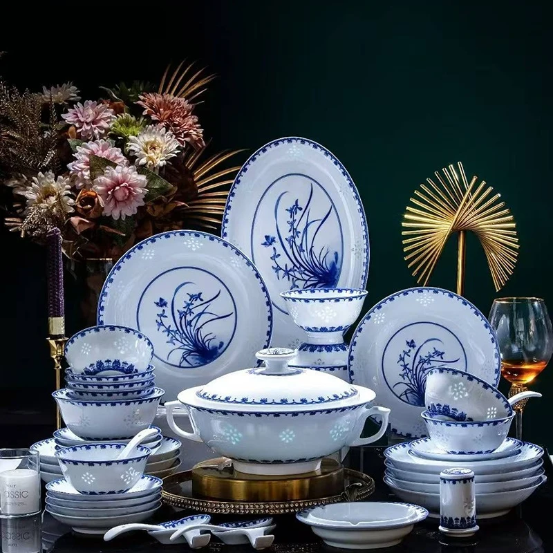 58头青花玲珑餐具-玉兰花