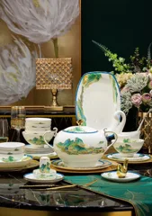 70头描金千里江山图骨瓷餐具 · 3