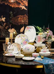 70头描金繁花似锦骨瓷餐具 · 1