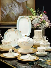 70头玉兰花开描金骨瓷餐具 · 1