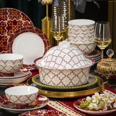 58头洪福（红格子）餐具 · 2