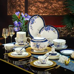 70头富丽堂皇镶金骨瓷餐具 · 1