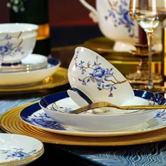 70头富丽堂皇镶金骨瓷餐具 · 3