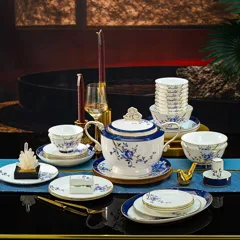 70头富丽堂皇镶金骨瓷餐具 · 6