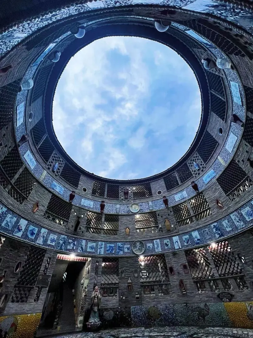 Ceramic Palace · Looking up